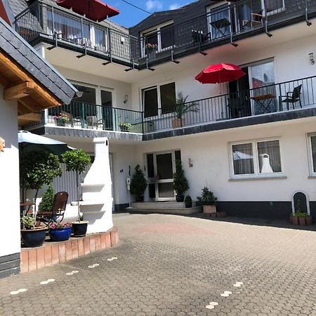 Wein Und Gastehaus Huls Hotel Kröv Buitenkant foto