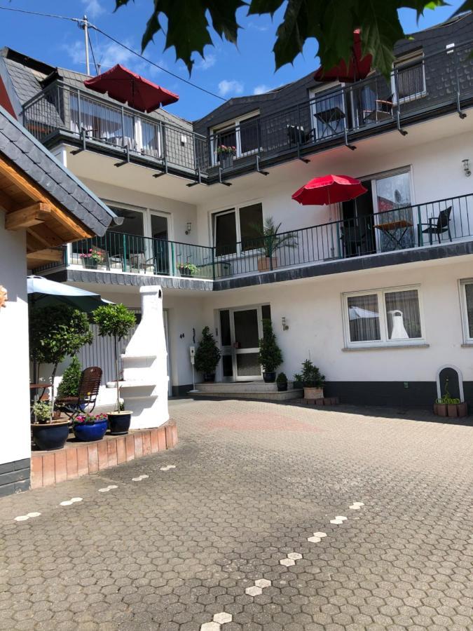 Wein Und Gastehaus Huls Hotel Kröv Buitenkant foto